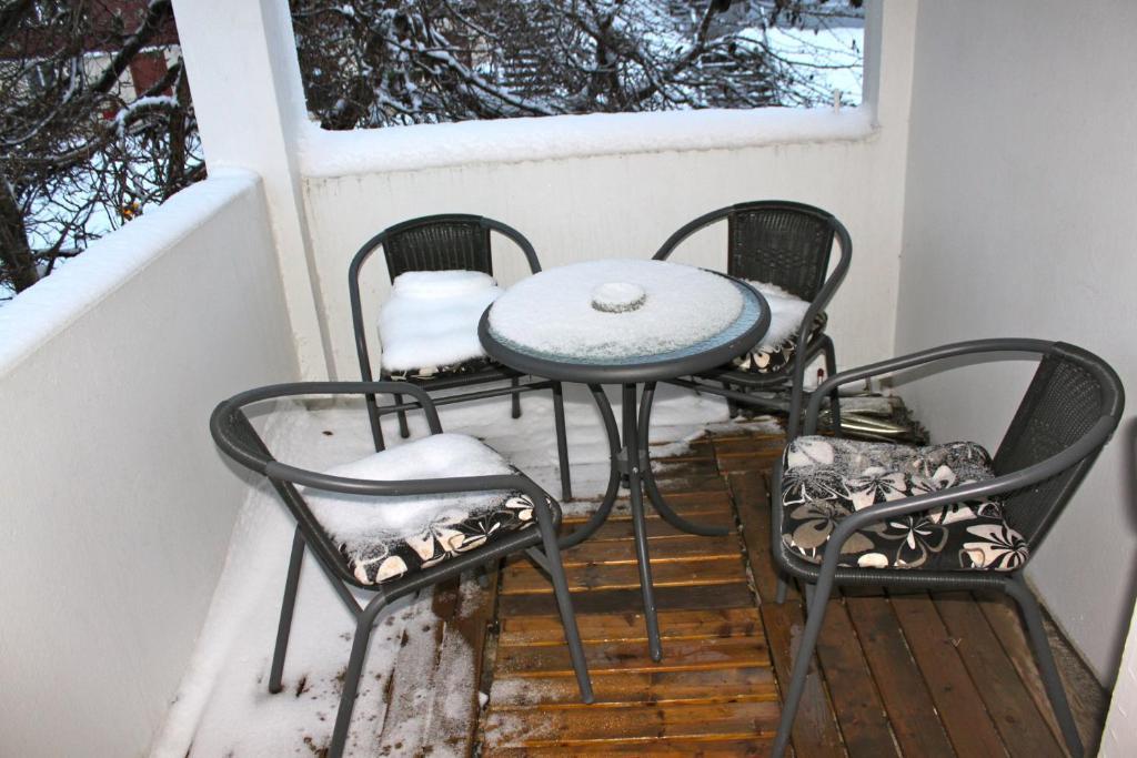 Gula Villan Guesthouse Akureyri Extérieur photo