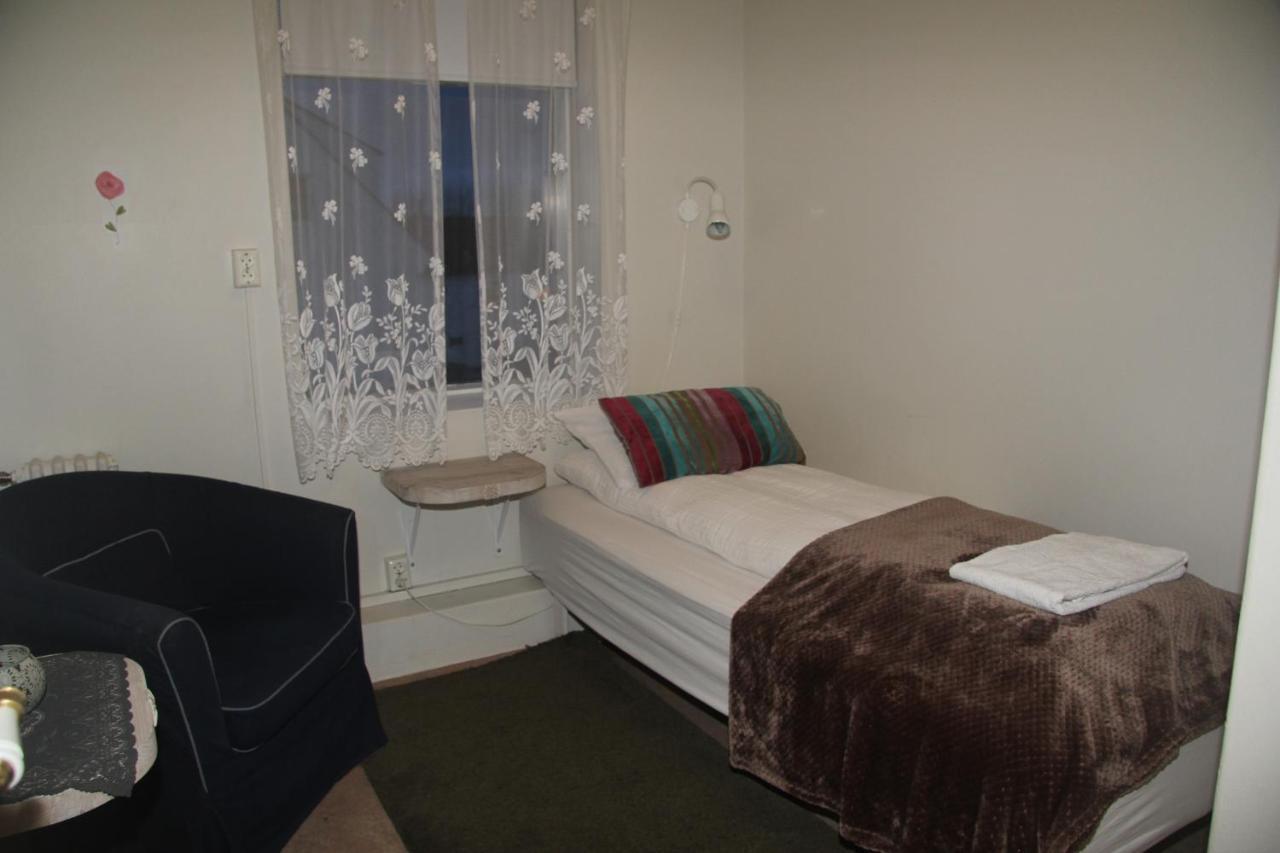 Gula Villan Guesthouse Akureyri Extérieur photo