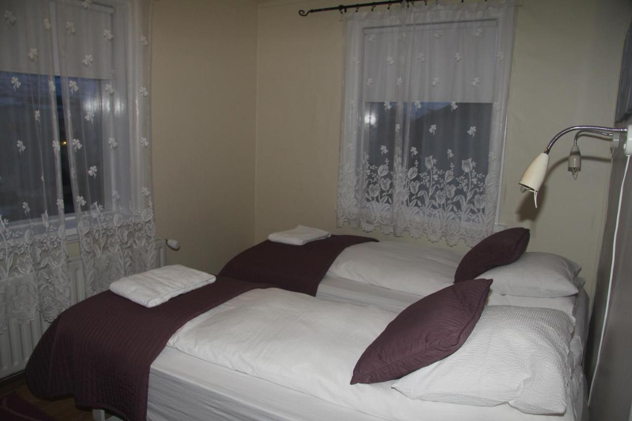 Gula Villan Guesthouse Akureyri Extérieur photo