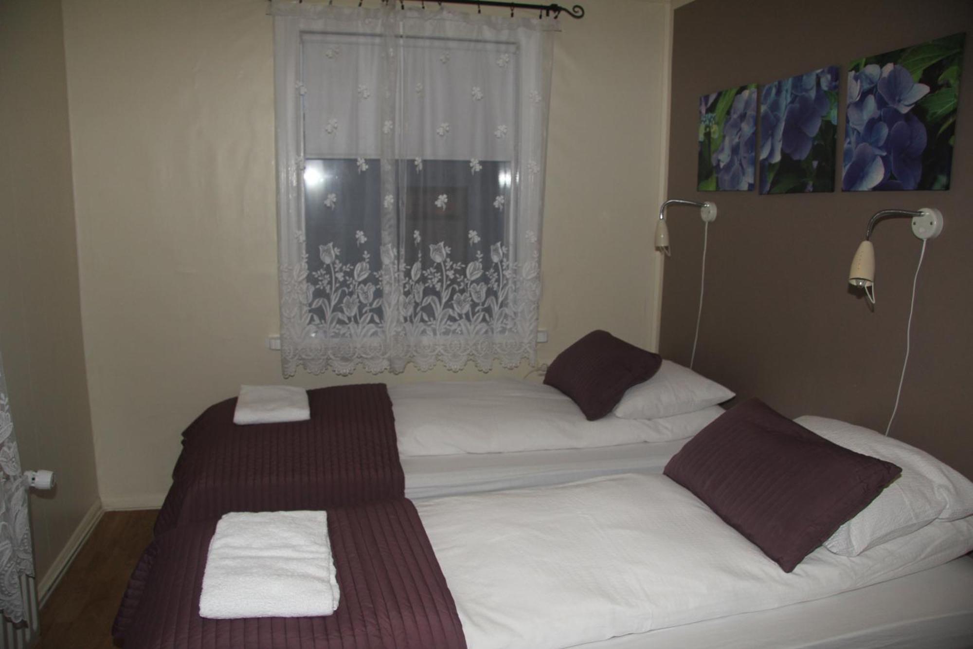 Gula Villan Guesthouse Akureyri Extérieur photo