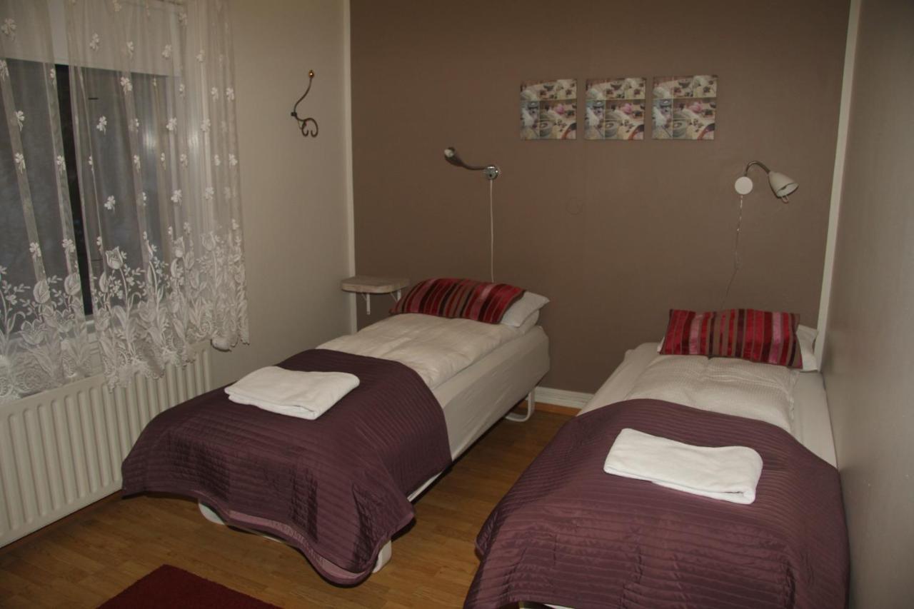 Gula Villan Guesthouse Akureyri Extérieur photo