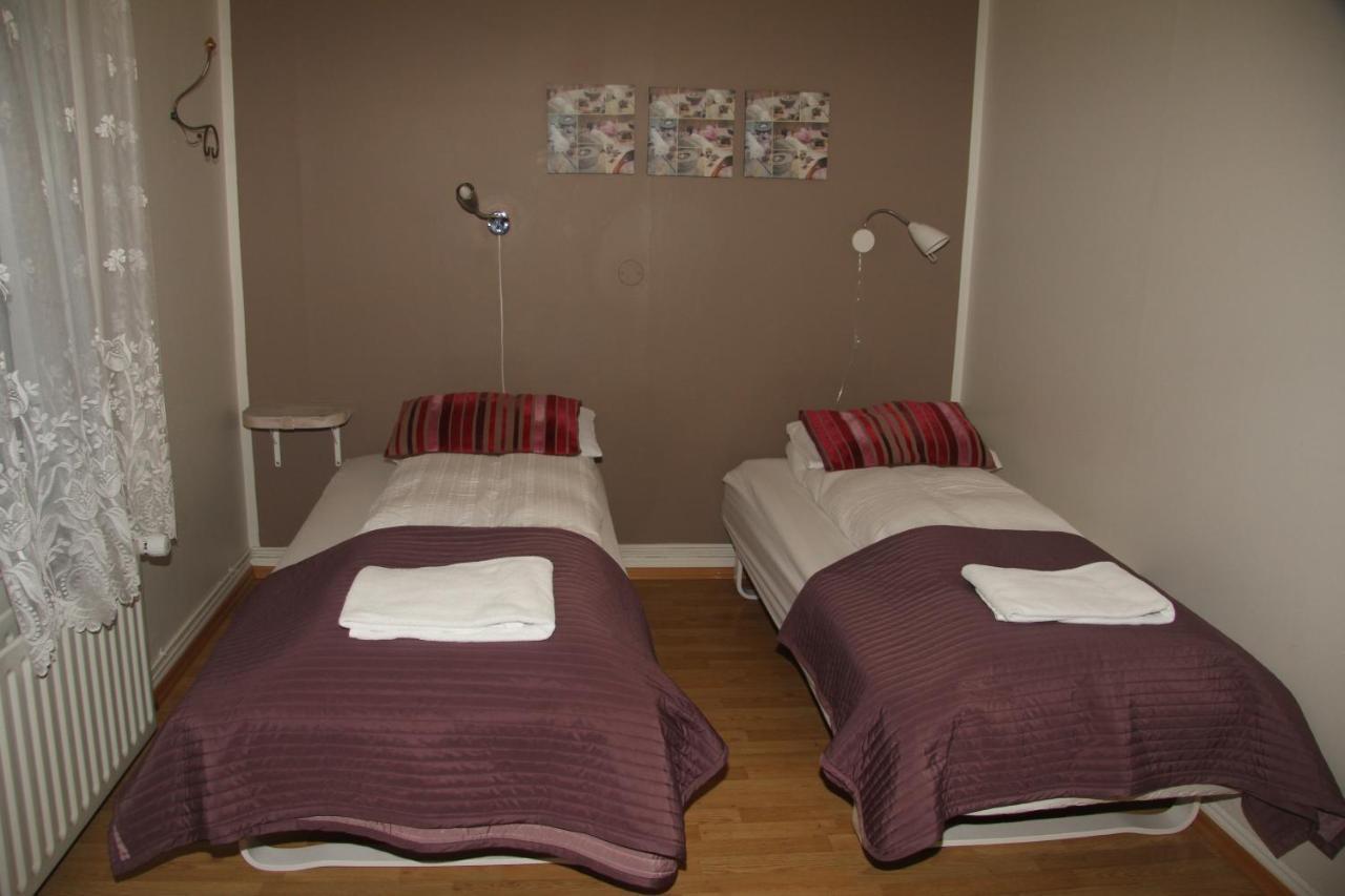 Gula Villan Guesthouse Akureyri Extérieur photo