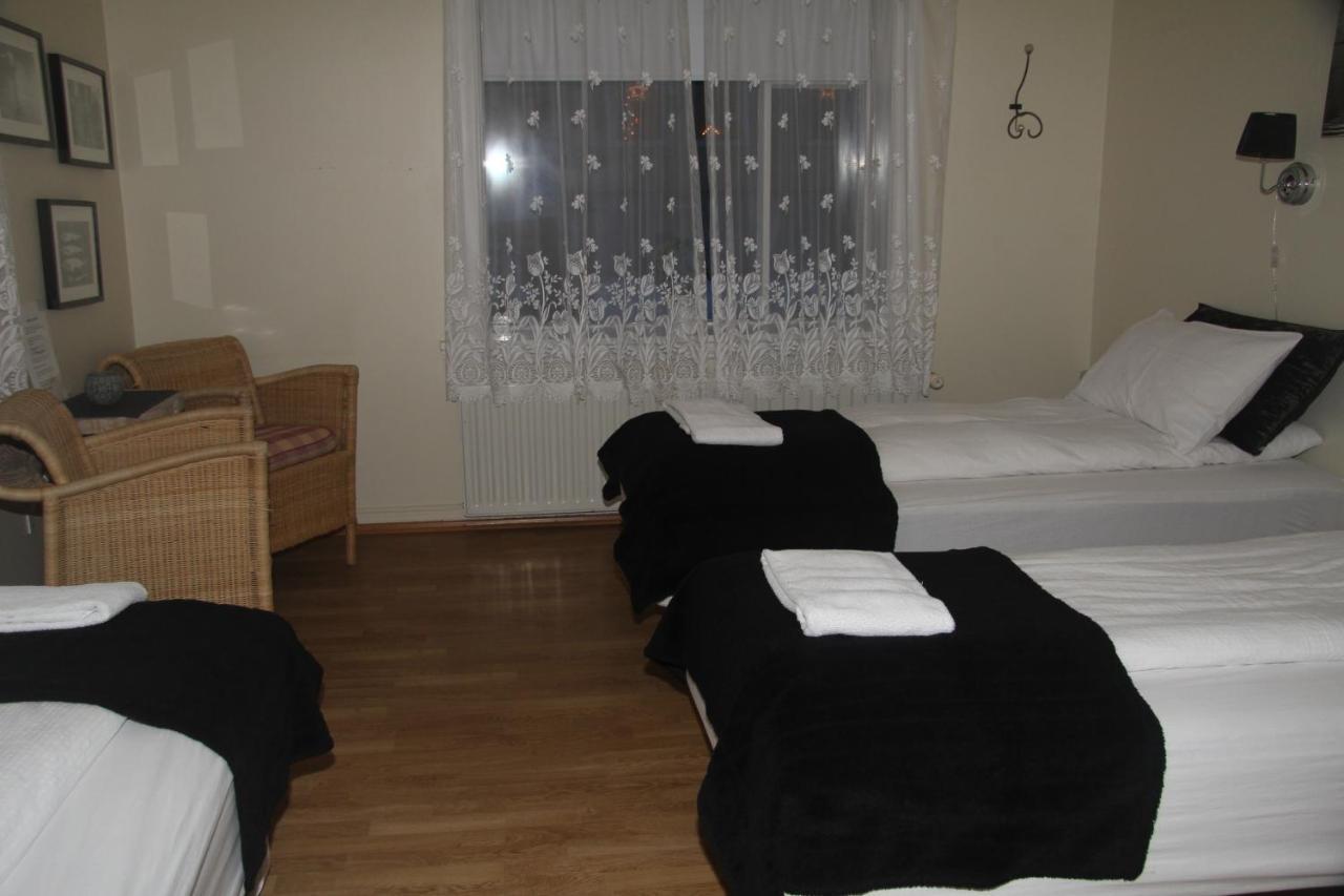 Gula Villan Guesthouse Akureyri Extérieur photo