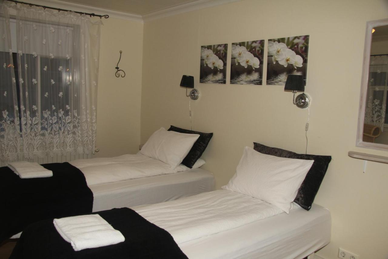 Gula Villan Guesthouse Akureyri Extérieur photo