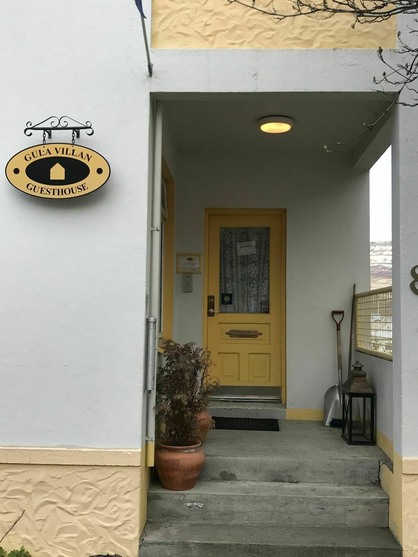 Gula Villan Guesthouse Akureyri Extérieur photo