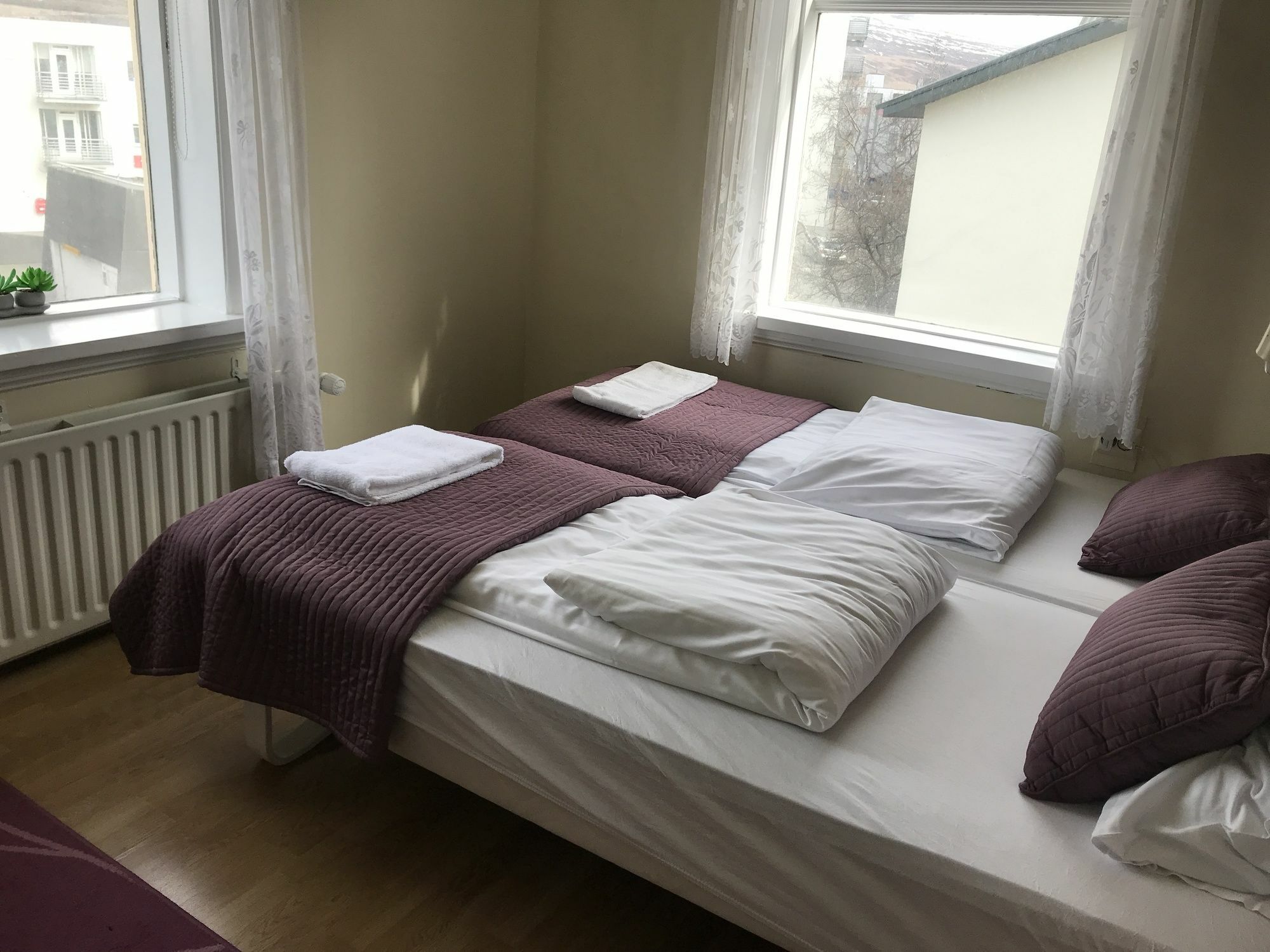 Gula Villan Guesthouse Akureyri Extérieur photo
