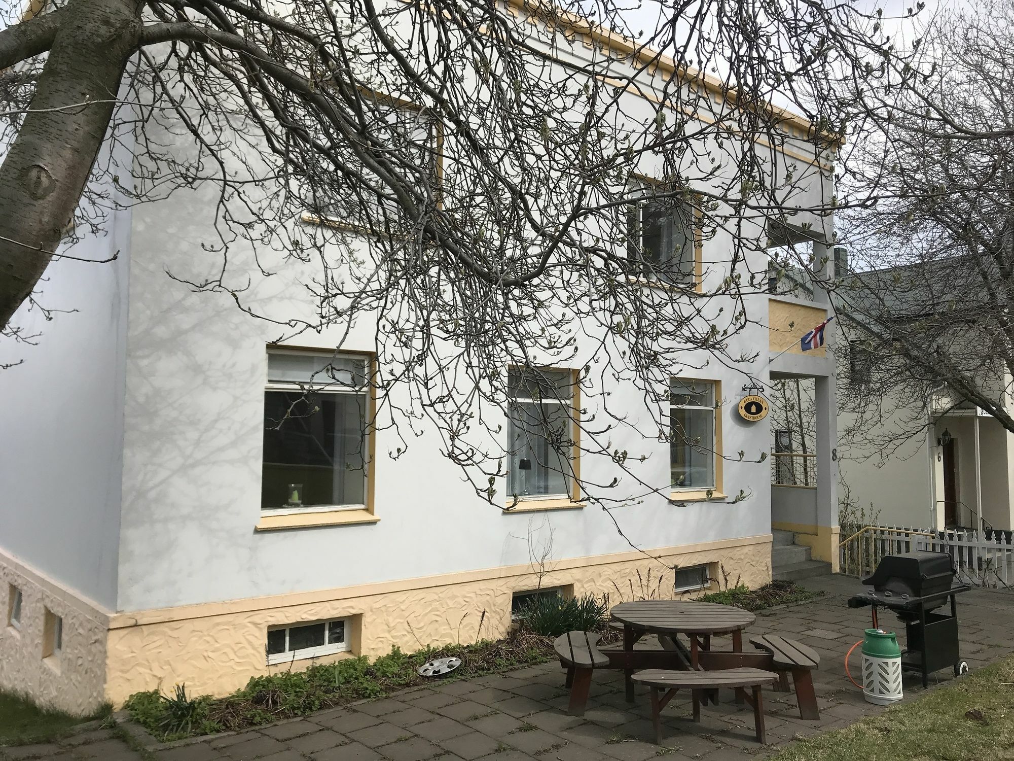 Gula Villan Guesthouse Akureyri Extérieur photo